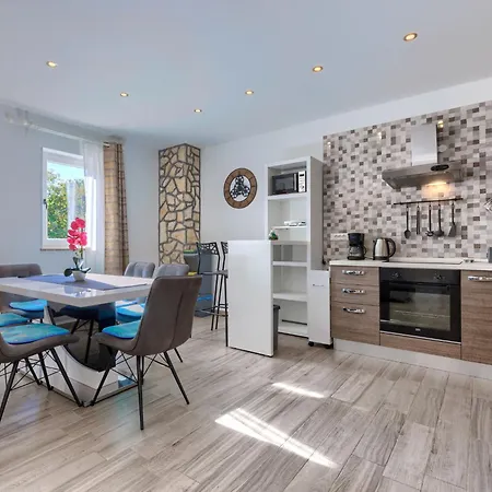 Veronica By Interhome Labin (Istria)
